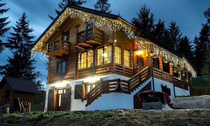 Romuli Bed & Breakfast | Tulean Cabin