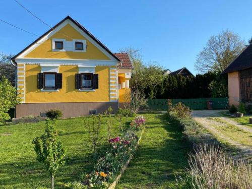 Kercaszomor Apartment | Tulipán Vendégház Kercaszomor