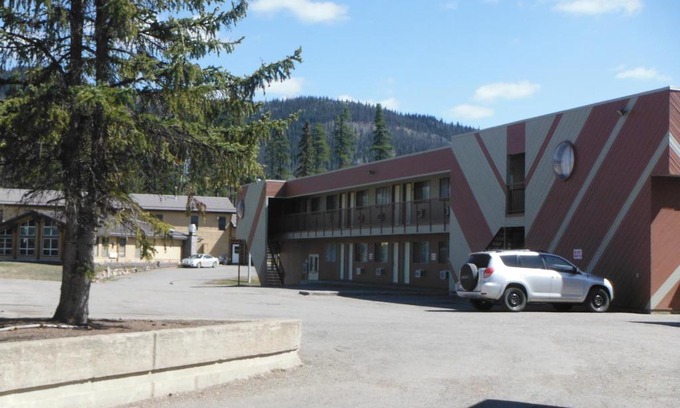 Tumbler Ridge Hotel | Tumbler Ridge Inn