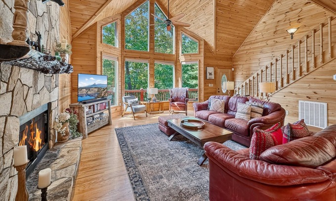 Morganton Cabin | Tumnus Ridge - Mountain View | Super Dog Friendly | Hot tub | Fire Pit