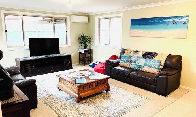 Tuncurry House | Tuncurry Tranquility family and dog friendly house/garden conveniently located
