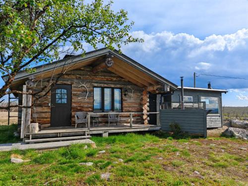Utsjoki Apartment | Tunturikelo - beautiful log cottage in the Fells