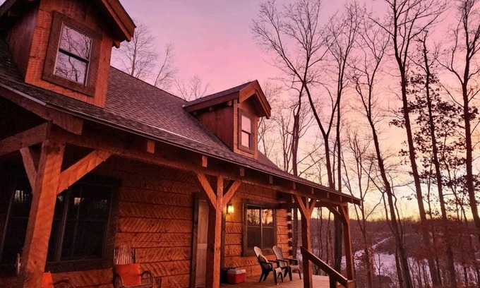 Logan Cabin | Tupelo - Hand hewn private log cabin with views