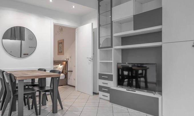 Saragozza-Porto Apartment | Turati Apartment: Bright and central flat