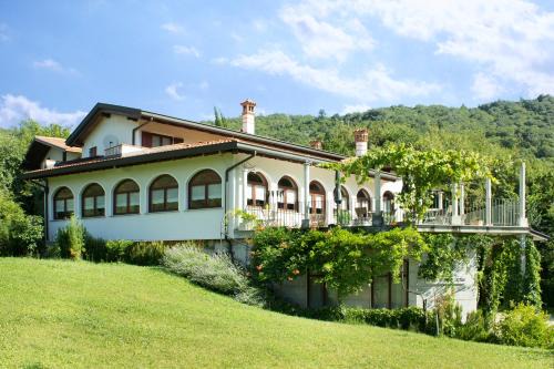 Podsabotin House | Turistična kmetija Štanfel