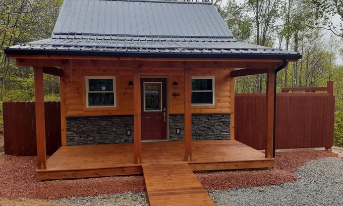Carbon Hill Cabin | Turkey Trail, Hot Tub, Secluded, Pet Friendly