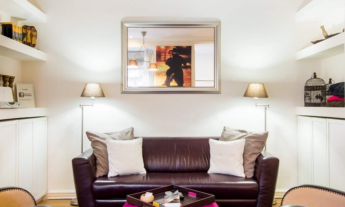 Belvaros - Lipotvaros Apartment | Turn of the century elegance with a modern twist