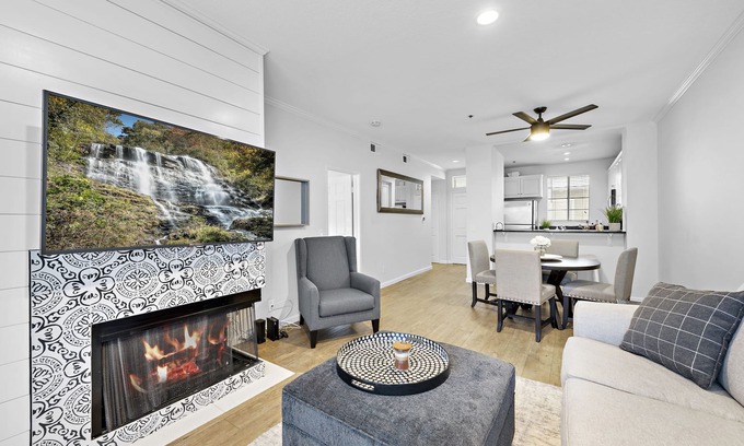 Huntington Beach Condo | Turnkey Surf Designer, furnished Condo with amazing Amenities!