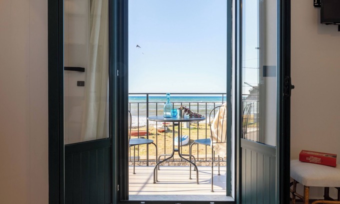 Castel Di Tusa House | Tusa Bay. Enjoy the sun and sea at 1BR House a few Steps Away From the Beach
