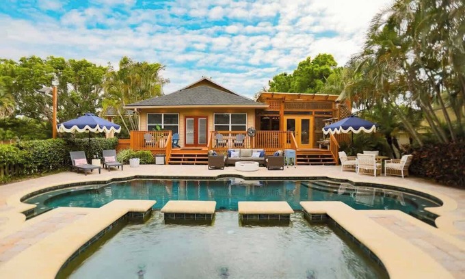 Dunedin House | Tuscan Breeze Pool, Beach, Games, Dog Park, Movies
