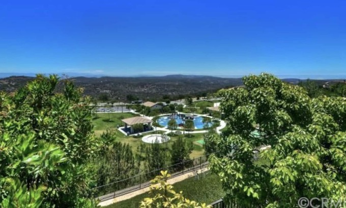 Turtle Ridge House | Tuscan Retreat- Less than 5 minutes away from the beach. Pet friendly.