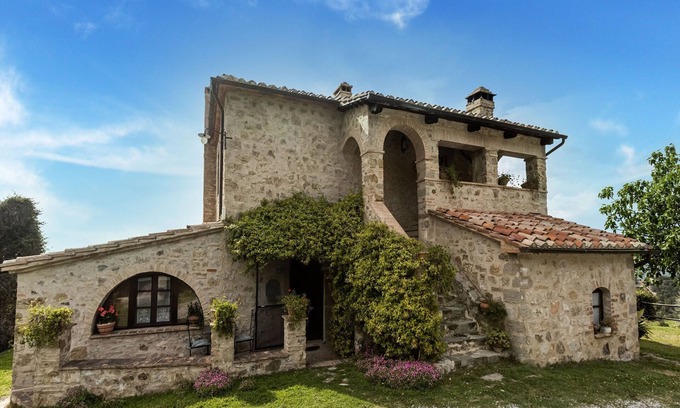 Seggiano House | Tuscan Views, Seggiano