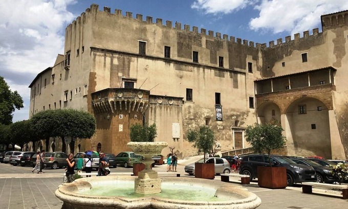 Castel del Piano Apartment | Tuscany with Pool, wifi, sports and entertainment