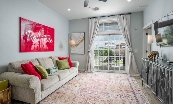 Tuscaloosa Condo | Tusk’n Escape- Walk Downtown- 2BR 2BA