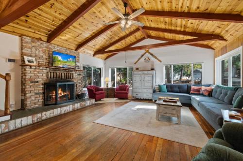 Twain Harte House | Twain Harte Cabin in Town & Lake access