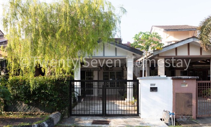 Cheras House | Twenty Seven HomeStay