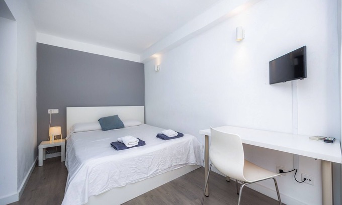 Can Pastilla Apartment | Twin/double room Nº1' with Shared Terrace, Wi-Fi and Air Conditioning