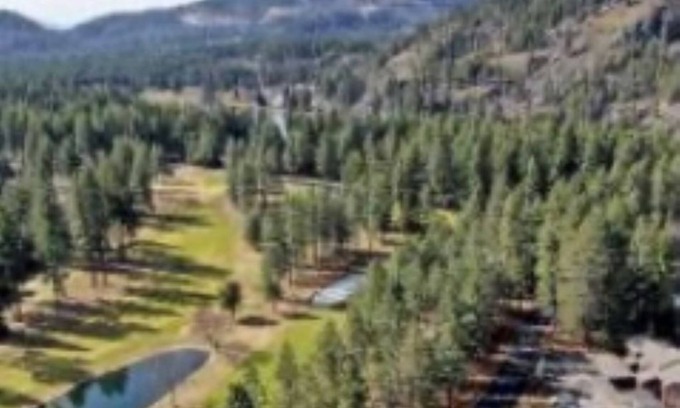Rathdrum Condo | Twin Lake Village Golfing community w/amenities, close to Silverwood Theme Park.