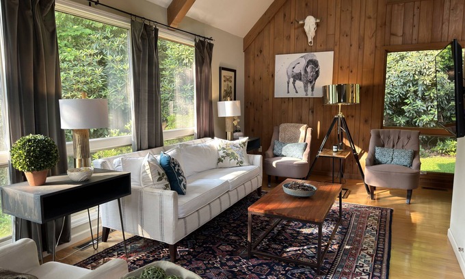 Lake Sequoyah House | Twin Ponds: Intown Highlands Home-Close to Waterfalls and Hiking, 5 min to OEI