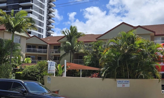Broadbeach Apartment | Two-Bedroom Apartment with Private Sauna on the Balcony/500m to the Beach