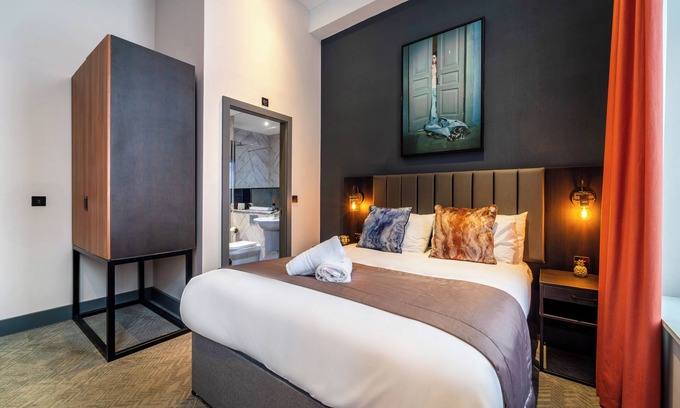 RopeWalks Apartment | Two Bedroom Apartment 306 (Sleeps 6)