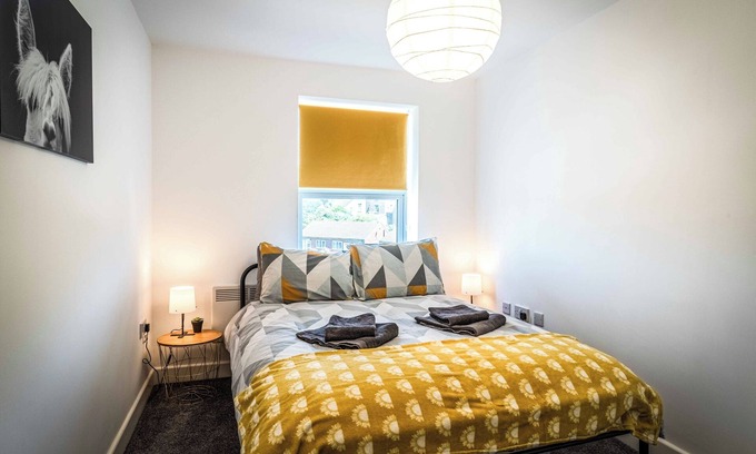 Liverpool Apartment | Two Bedroom Apartment, Sleep 5, Old Swan