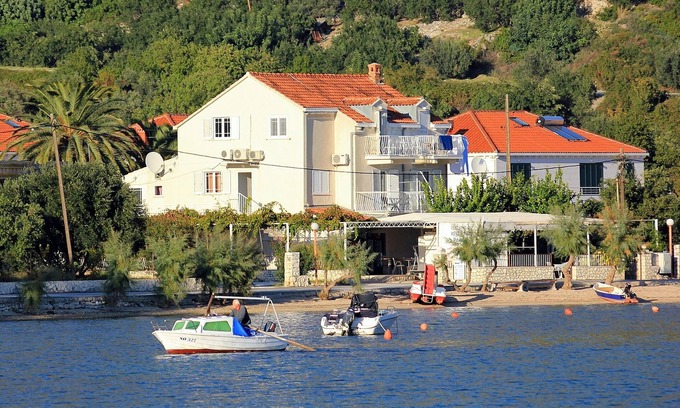 Slano Apartment | Two bedroom apartment near beach Slano, Dubrovnik (A-8737-b)