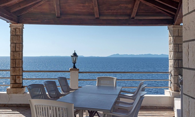 Zavalatica Apartment | Two bedroom apartment near beach Zavalatica, Korčula (A-183-a)
