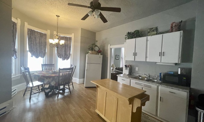 Elizabeth Apartment | Two Bedroom Apartment- Close to Chestnut Mountain!
