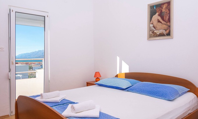 Razanac Apartment | Two bedroom apartment with balcony and sea view Ražanac, Zadar (A-6919-a)