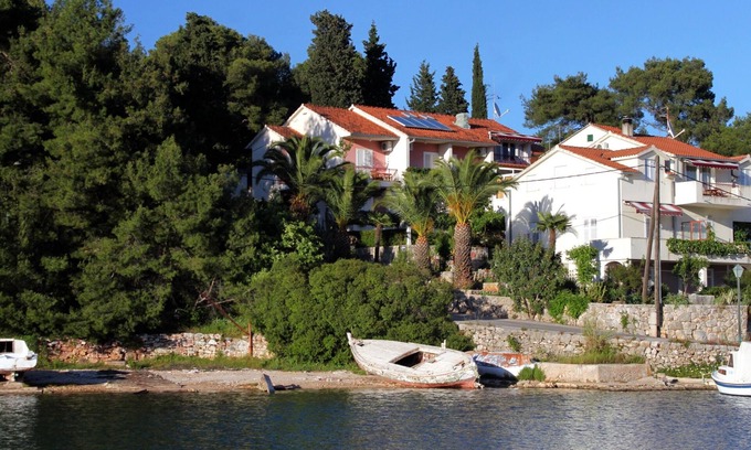 Vrboska Apartment | Two bedroom apartment with balcony and sea view Vrboska, Hvar (A-540-a)