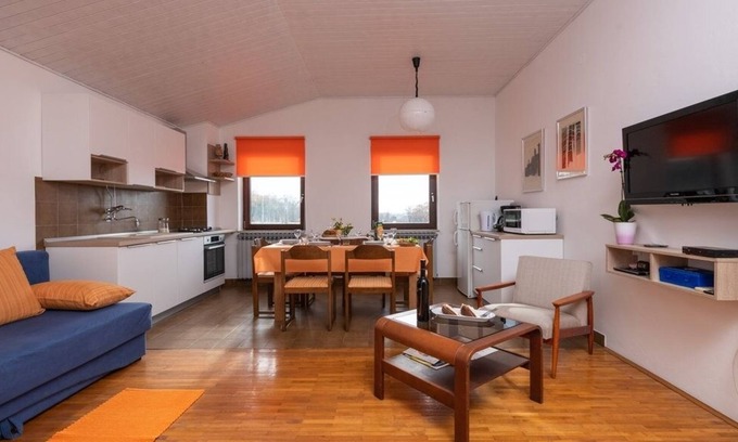 Manjadvorci Apartment | Two bedroom apartment with terrace Manjadvorci, Marčana (A-7445-a)