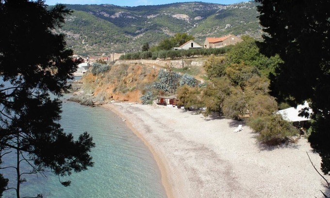 Komiza Apartment | Two bedroom apartment with terrace Komiža, Vis (A-9247-b)
