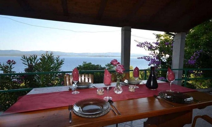Murvica Apartment | Two bedroom apartment with terrace and sea view Murvica, Brač (A-23462-a)