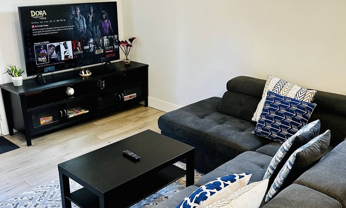 Regional District of Nanaimo House | Two Bedroom Cozy Suite in Central Nanaimo; Your Home away from Home.