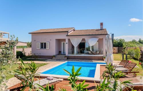 Vodnjan House | Two-Bedroom Holiday Home In Vodnjan