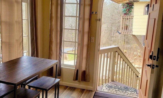 Marietta Apartment | Two-Bedroom-Suite in the Woods