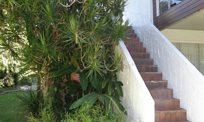 Point Lookout Apartment | Two bedroom unit in fantastic location just above Deadmans Beach.