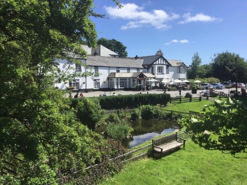 Two Bridges Hotel | Two Bridges Hotel