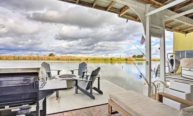 Birds Landing House | Two For You Newly Renovated River And Boat House