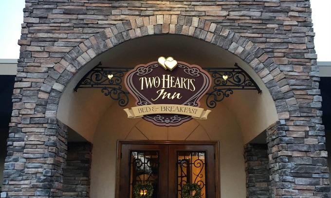 Edmond Bed & Breakfast | Two Hearts Inn