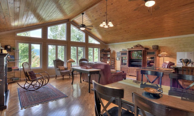Durango House | Two Homes in the Same Building - Hot Tub - Minutes to Downtown Durango