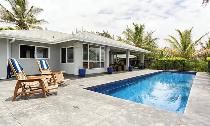Kapoho House | Two homes on the ocean with a private saltwater pool.