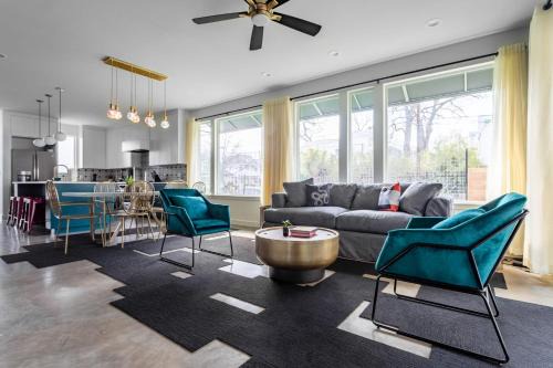 East Cesar Chavez House | Two House Corner Compound Rainey St - 6min walk