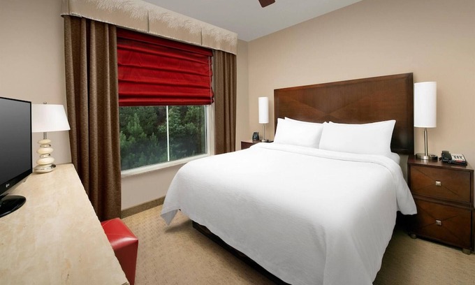 Hoover Hotel | Two King Room at a Hotel