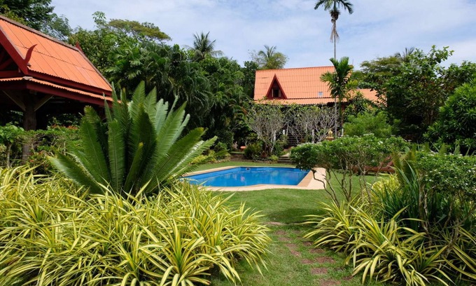 Nuea Khlong Villa | Two Kingsize bedrooms with air conditioning 1 double bedroom with fans