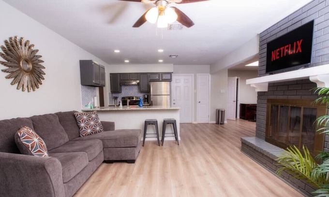 Pecan Valley House | *Two Master Bedrooms* Two Kitchens