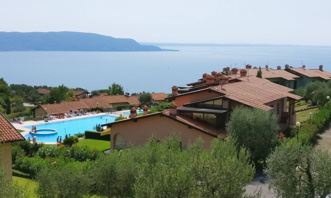 Gaino Apartment | Two-room apartment with fantastic views of Gaino on Lake Garda