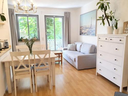 Outer Neustadt Apartment | Two room Apartment in Dresden Neustadt with balcony