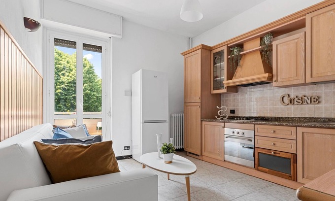 San Siro Apartment | Two-room apartment San Siro-Fiera Milano M5 lilac Segesta